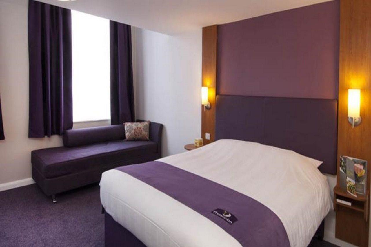 Premier Inn Уолсал Екстериор снимка