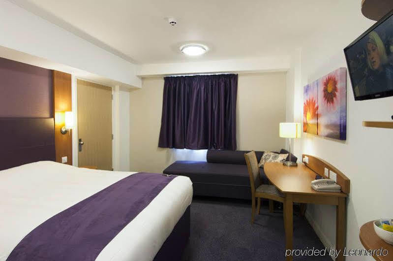Premier Inn Уолсал Екстериор снимка
